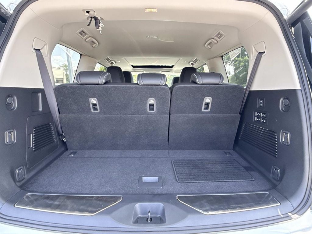 2025 INFINITI QX80 LUXE