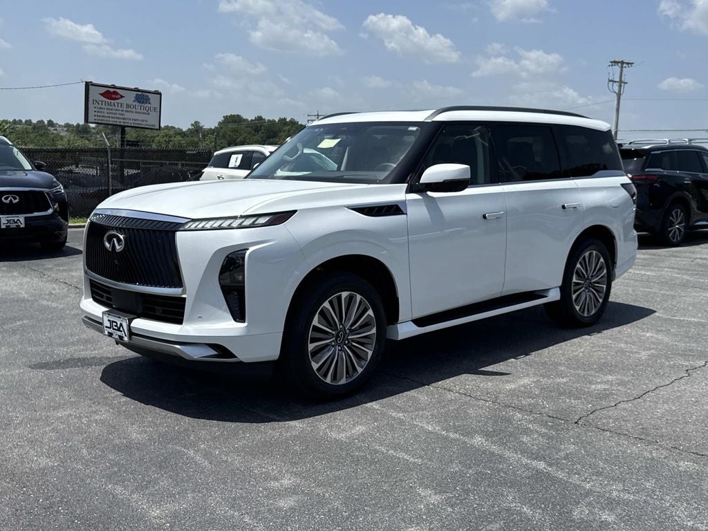 2025 INFINITI QX80 LUXE