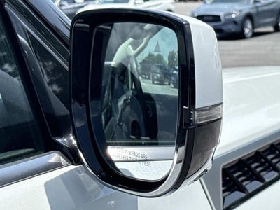 2025 INFINITI QX80 LUXE