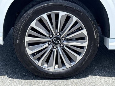 2025 INFINITI QX80 LUXE