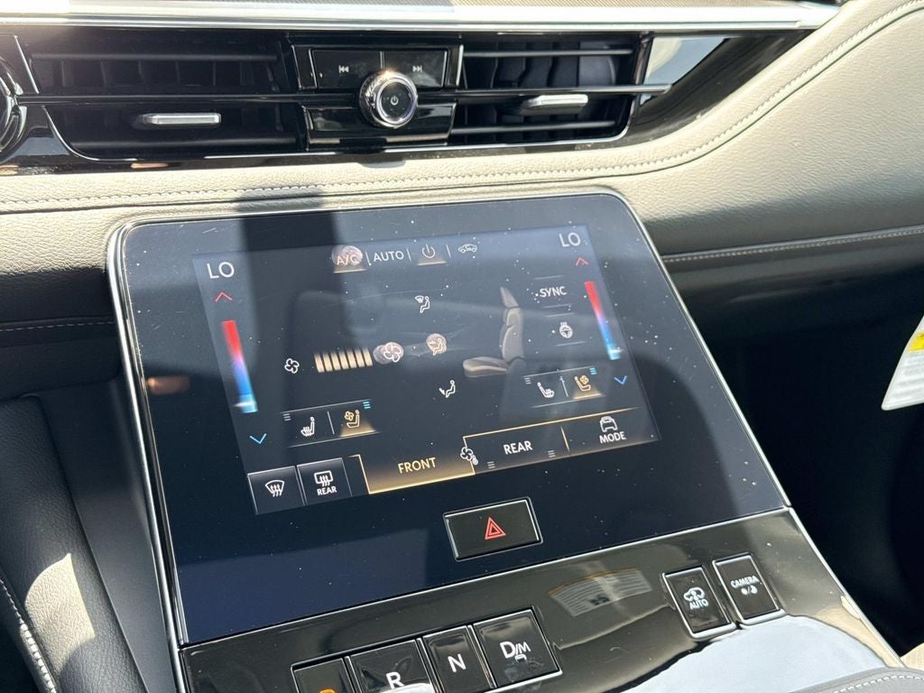 2025 INFINITI QX80 LUXE