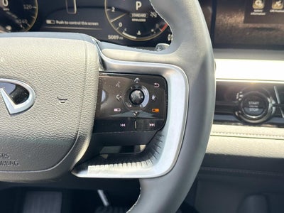2025 INFINITI QX80 LUXE