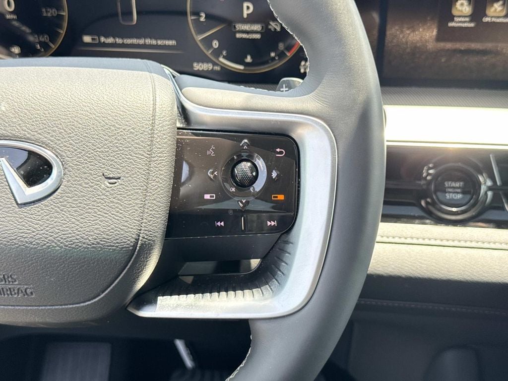 2025 INFINITI QX80 LUXE