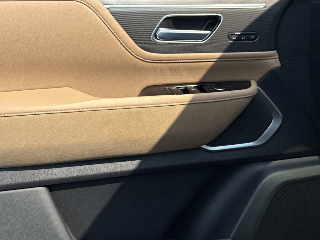 2027 INFINITI QX80 LUXE