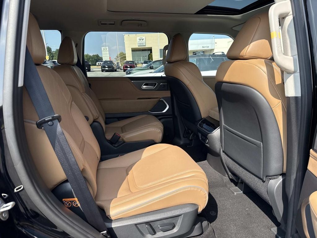 2027 INFINITI QX80 LUXE