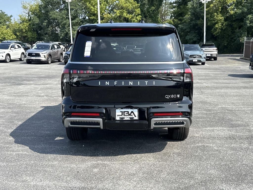 2027 INFINITI QX80 LUXE