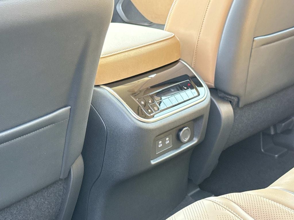 2027 INFINITI QX80 LUXE