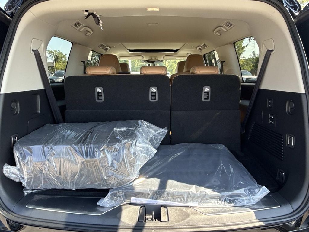 2027 INFINITI QX80 LUXE