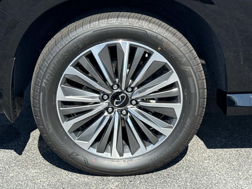 2027 INFINITI QX80 LUXE