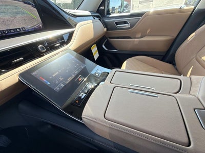 2027 INFINITI QX80 LUXE