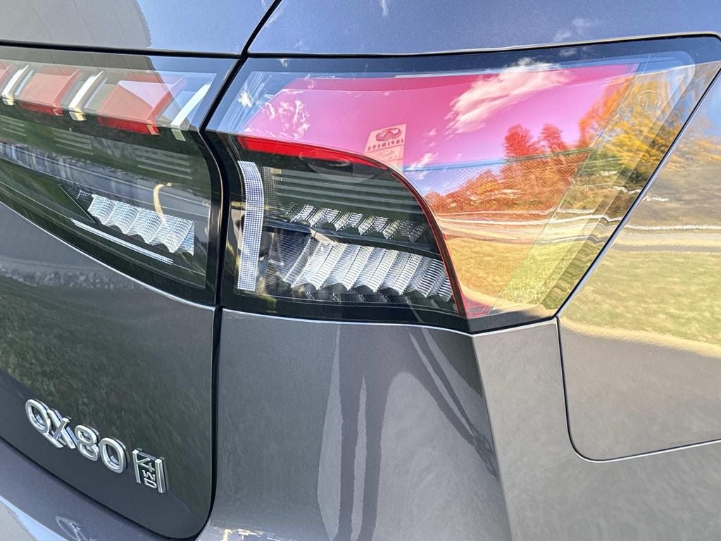 2026 INFINITI QX80 LUXE