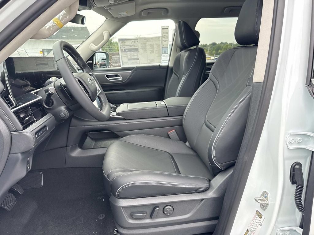 2027 INFINITI QX80 LUXE