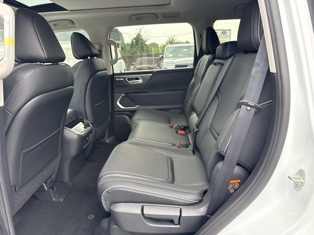 2027 INFINITI QX80 LUXE