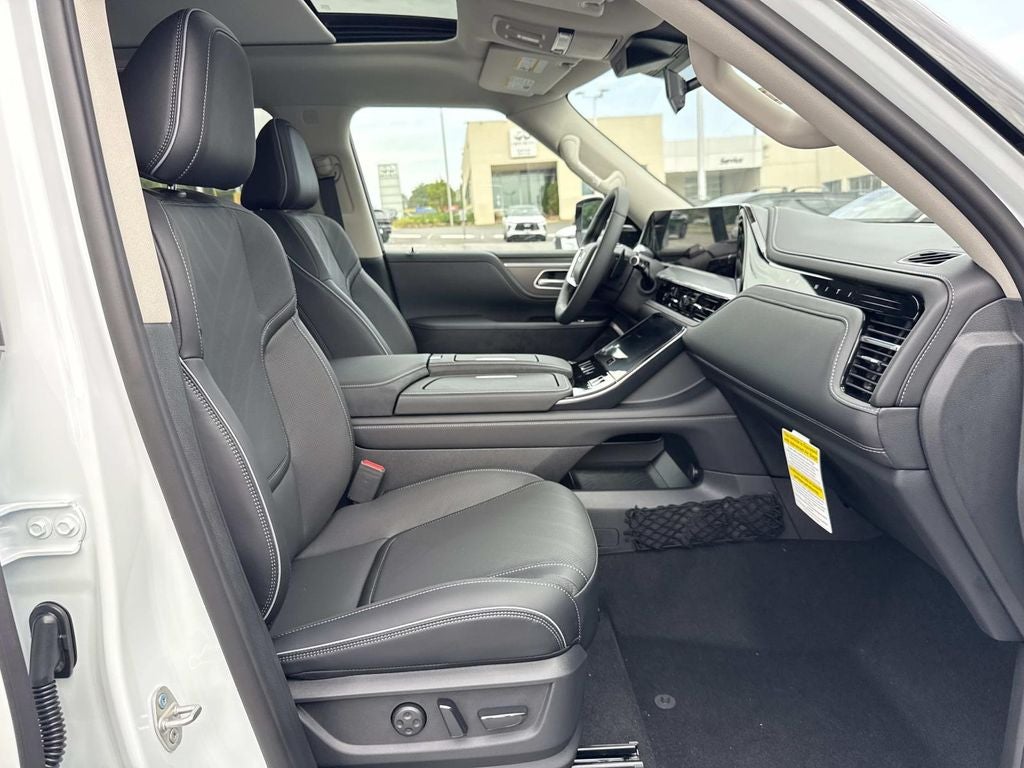 2027 INFINITI QX80 LUXE