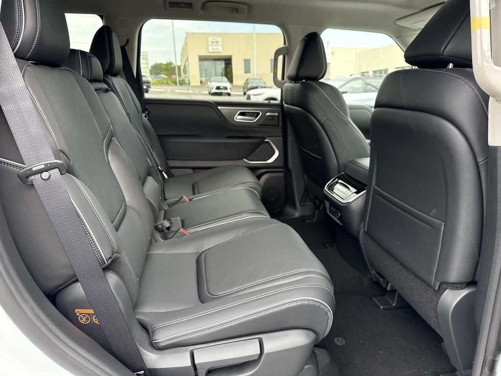 2027 INFINITI QX80 LUXE
