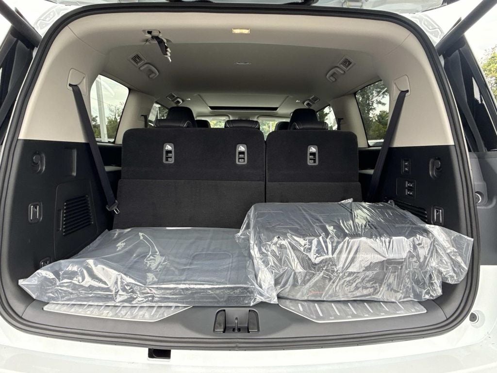2027 INFINITI QX80 LUXE