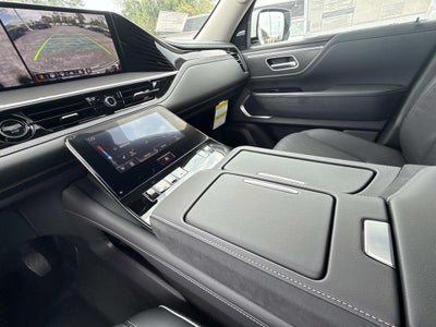 2027 INFINITI QX80 LUXE
