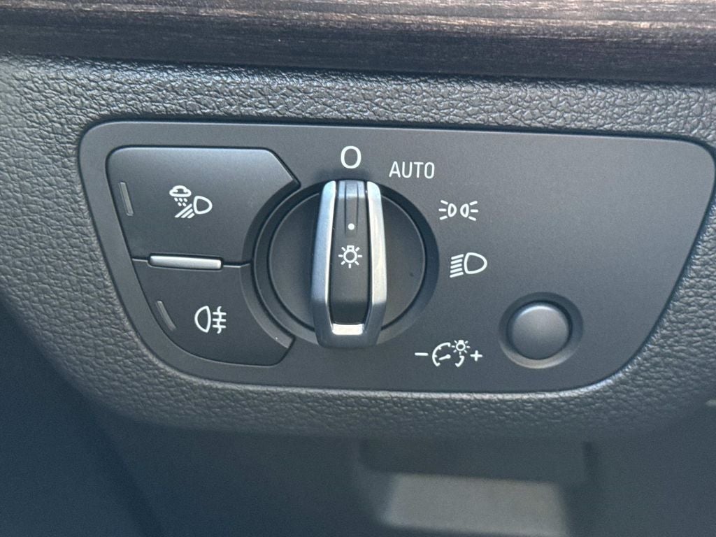 2025 Audi Q5 40 Premium quattro