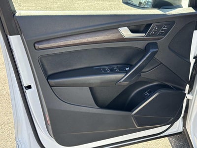 2025 Audi Q5 40 Premium quattro