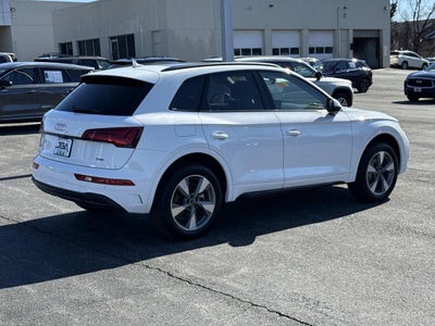 2025 Audi Q5 40 Premium quattro