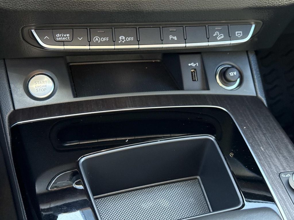 2025 Audi Q5 40 Premium quattro