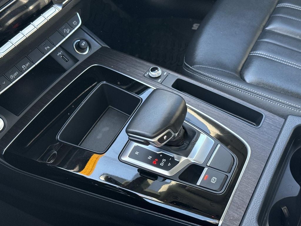 2025 Audi Q5 40 Premium quattro
