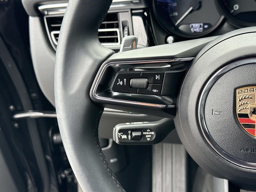 2025 Porsche Macan Base