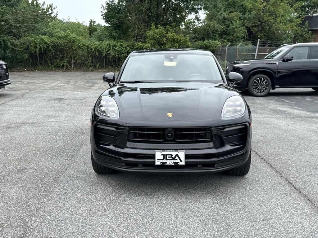 2025 Porsche Macan Base