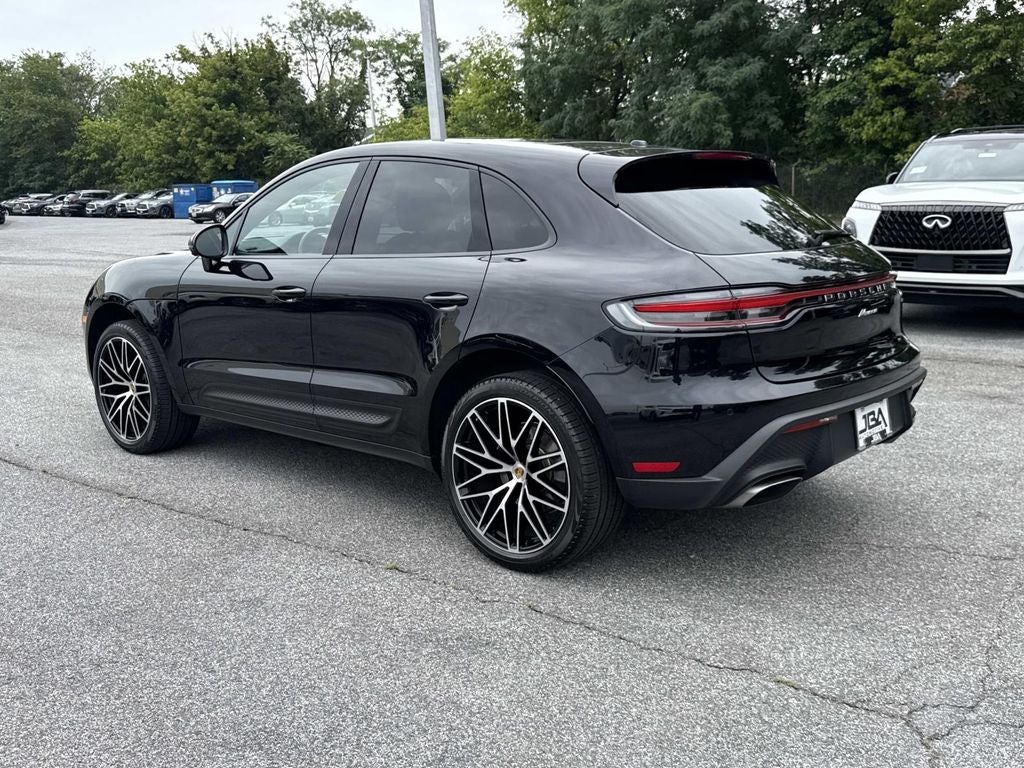 2025 Porsche Macan Base