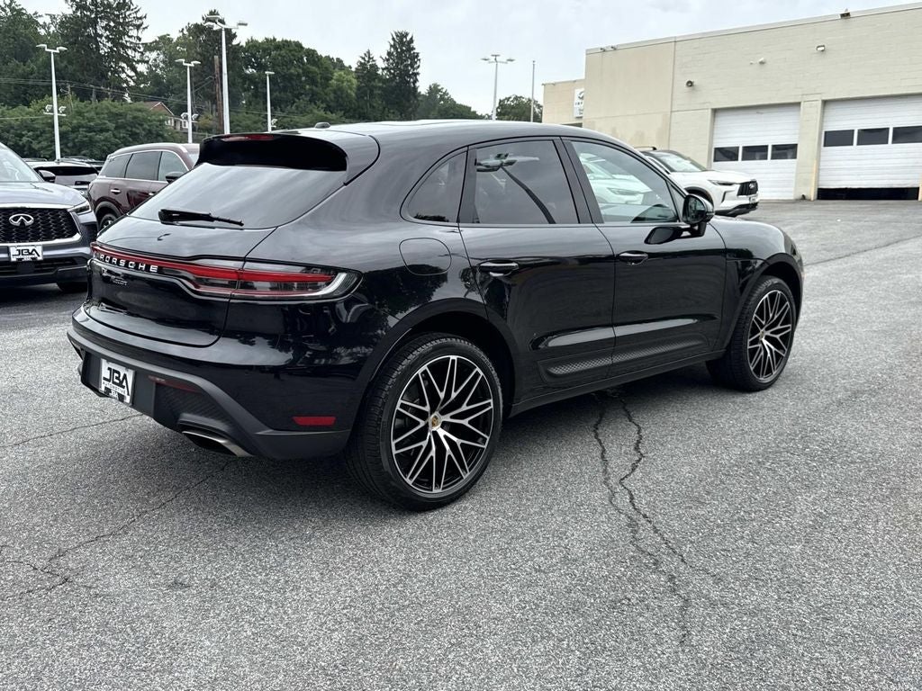 2025 Porsche Macan Base