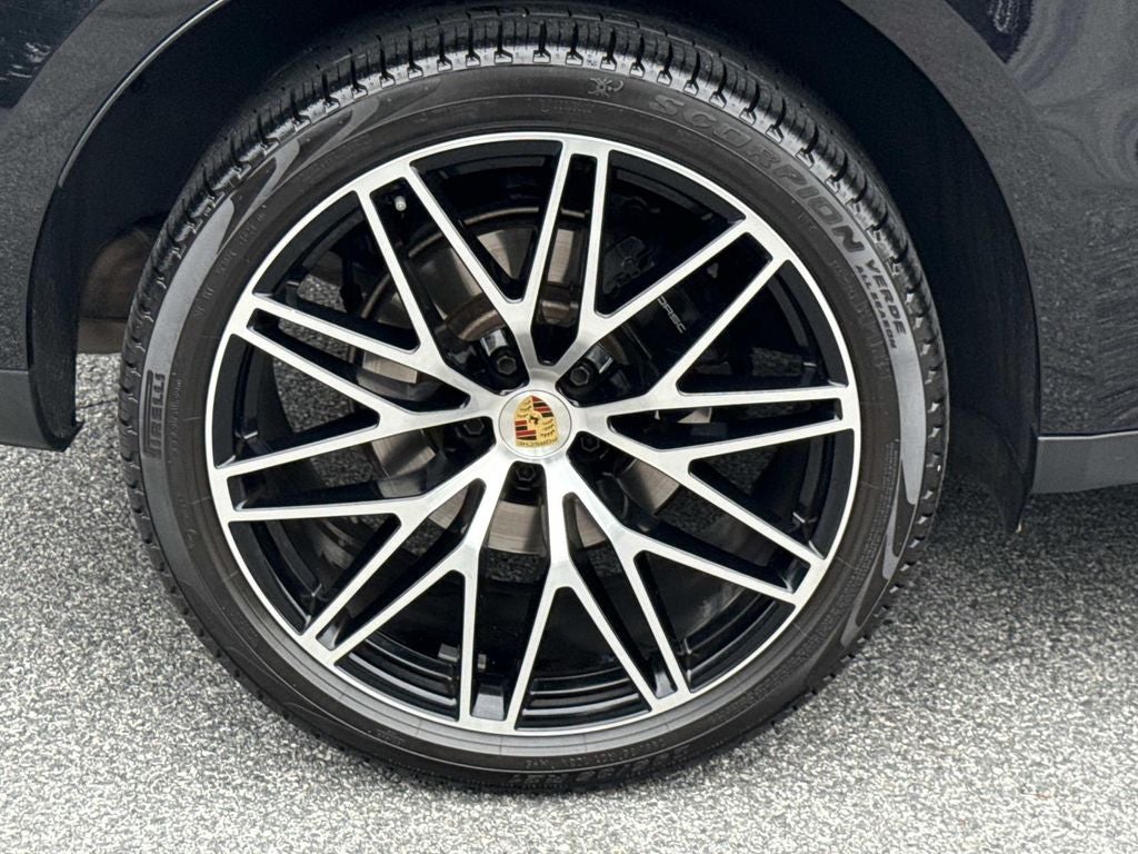 2025 Porsche Macan Base
